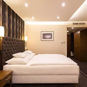 Szonyi Garden Pest 3*, Budapesta Ungaria